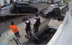 "Tay đua đường phố" hạ gục McLaren, Porsche, Bentley và nhiều xe đắt tiền khác trong một vụ va chạm kinh hoàng