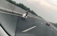 Thanh niên điều khiển xe ga Vespa chạy ngược chiều trên làn đường 120 km/h của cao tốc Hà Nội - Hải Phòng