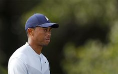 Tiger Woods rút lui ở vòng hai giải Northern Trust