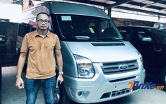 Làm sao để thoát ra khỏi một chiếc xe ô tô bị khoá kín?