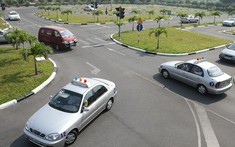 Bí quyết đạt 100 điểm trong bài thực hành thi bằng lái xe B2