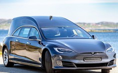 Chiếc xe tang siêu hiếm dựa trên Tesla Model S này có giá đắt đỏ tới 5,1 tỷ Đồng