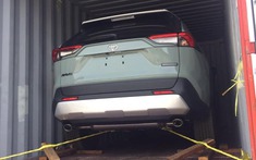 Thêm Toyota RAV4 2019 cập bến Việt Nam, được rao bán với giá 2,4 tỷ đồng