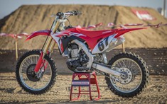 Honda sẽ đưa giảm xóc "thông minh" chỉnh điện lên những chiếc xe cào cào CRF?