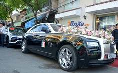 Cận cảnh xe hoa Rolls-Royce Ghost trong buổi rước dâu của con gái Minh "Nhựa"