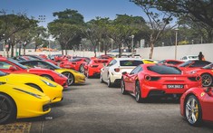 "Rừng" siêu xe Ferrari của nhà giàu Singapore rồng rắn đi xem giải đua xe F1