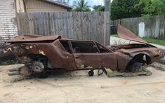 "Đống sắt vụn" từng là chiếc xe thể thao De Tomaso Pantera này vẫn có giá hơn 40 triệu đồng
