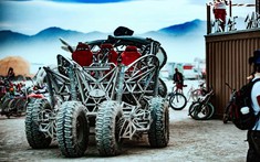 Gặp gỡ Henry Chang - tác giả của những chiếc xe như bước ra từ phim "Mad Max"