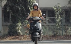 Xe máy điện tự cân bằng do sinh viên chế tạo "xịn xò" như xe tự cân bằng của Honda