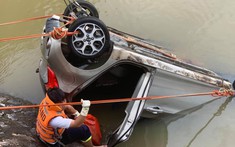 Thanh Hóa: Taxi lao xuống sông, nữ hành khách tử vong, tài xế mất tích
