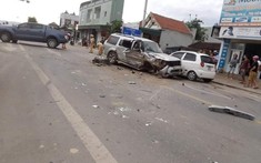 Thanh Hóa: Xe bán tải gây tai nạn liên hoàn khiến SUV 7 chỗ rụng bánh, 2 người bị thương