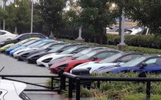 10 siêu xe McLaren tại Mỹ bị nước lũ dâng lên ngập qua cản va trước