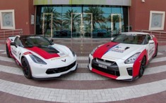 Không chỉ có siêu xe cảnh sát, Dubai còn có xe cứu thương Nissan GT-R và C7 Corvette Grand Sport
