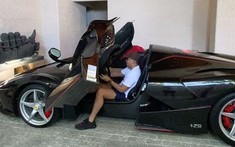 Dân chơi Campuchia đề máy Ferrari LaFerrari mui trần cực hiếm khiến nhà giàu Việt "phát thèm"
