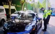 Chủ xe Porsche bị giam giữ hành chính trong 5 ngày vì lái xe không có bằng lái