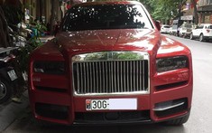 Rolls-Royce Cullinan màu đỏ độc nhất Việt Nam xuất hiện trên đường phố với biển trắng
