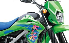 Kawasaki ra mắt bộ cánh mới theo kiểu cổ điển cho cào cào KLX150 tại Indonesia