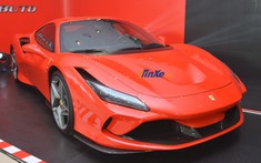 Chia tay Việt Nam, siêu xe Ferrari F8 Tributo tiếp tục vòng quanh thế giới