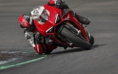Ducati Panigale V4 2020 sẽ được trang bị cánh gió khí động học trên tất cả các phiên bản