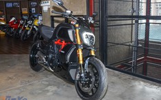 So sánh sự khác biệt giữa Ducati Diavel 1260 và Diavel 1260S ở Việt Nam