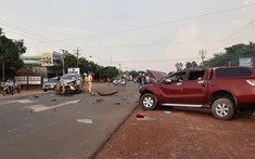 Bình Phước: Xe bán tải Mazda BT-50 đối đầu Toyota Innova, 3 người bị thương nặng