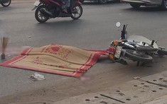 TNV - Thái Nguyên: Va chạm với ô tô chở công nhân, người đi xe máy ngã xuống đường, bị xe khác cán tử vong