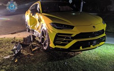 Thiếu niên 14 tuổi lái xe ăn trộm, tông móp sườn siêu SUV Lamborghini Urus