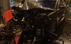 Sài Gòn: SUV hạng sang Porsche Cayenne tông dải phân cách, nát bét đầu