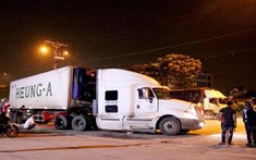 Sài Gòn: Thanh niên nghi say xỉn nằm bên đường, bị xe container cán tử vong