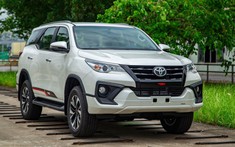Sang tháng 10, Toyota Fortuner nhận ưu đãi "khủng" tới cả trăm triệu đồng