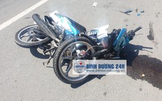 Bình Dương: Đâm vào đuôi xe tải đang tấp vào lề, nam thanh niên điều khiển Yamaha Exciter tử vong