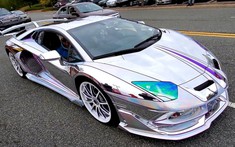 "Bắt gặp" siêu xe Lamborghini Aventador SVJ bọc crôm ba chiều sáng loáng trên đường phố