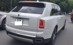 SUV siêu sang Rolls-Royce Cullinan đầu tiên trong Nam ra biển trắng