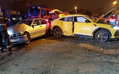 Lamborghini Urus hư hỏng nặng sau tai nạn với xe BMW ở một ngã tư