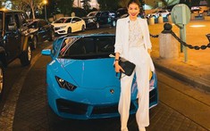 "Soi" siêu xe Lamborghini mui trần Hoa hậu Phạm Hương cầm lái ở Mỹ