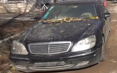 Không kém nhà giàu Việt, đại gia Trung Quốc "vứt bỏ" Mercedes-Benz S600 bên đường trong 2 năm