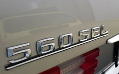 Làm quen với chiếc Mercedes-Benz 33 tuổi nhưng vẫn còn "mới toanh", chạy chưa đến 50 km