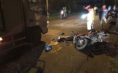 Ngã xe máy, một giám đốc tử vong do bị ô tô tải chèn qua tại Bình Dương