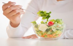 10 lợi ích sức khỏe của salad rau tươi