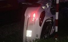 Video quay khoảnh khắc chiếc Hyundai Tucson của Phó Bí thư Huyện ủy bị tàu hỏa tông trúng tại Thanh Hóa