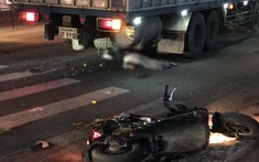 Nghệ An: Ô tô tải biển số Lào tông liên hoàn xe máy và xe máy điện, 1 phụ nữ tử vong