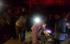 Quảng Ninh: Ô tô tải trượt bánh, đổ trúng nhà tạm, 2 mẹ con tử vong thương tâm