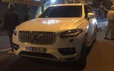 Sài Gòn: SUV sang Volvo đeo biển xanh 80A nghi do nữ tài xế cầm lái tông gãy chân người đi xe máy