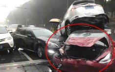 Tài xế đạp nhầm chân ga xe điện Tesla gây tai nạn liên hoàn cho 4 ô tô khác