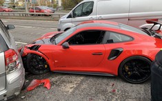 Khách hàng gây tai nạn cho siêu xe Porsche 911 GT2 RS lái thử của đại lý