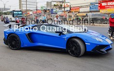 Bất ngờ với của hiếm Lamborghini Aventador SV mui trần lăn bánh tại Sài thành