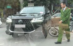 Hết "nữ Ninja" giờ đến lượt xe máy tông vào Lexus LX570 Super Sport ở Thanh Hoá