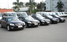 Mua xe ô tô thanh lý từ công ty, người dùng cần nắm rõ những thủ tục và mức thuế nào?