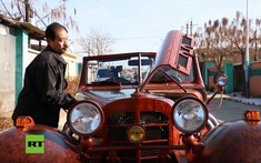 Phục người thợ mộc Trung Quốc dùng gỗ chế tạo bản sao xe cổ Mercedes-Benz 500K 1934