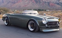 Ngắm chiếc Datsun Sports Roadster 1966 được phục chế chuẩn chỉnh, khiến ai cũng phải ngoái nhìn